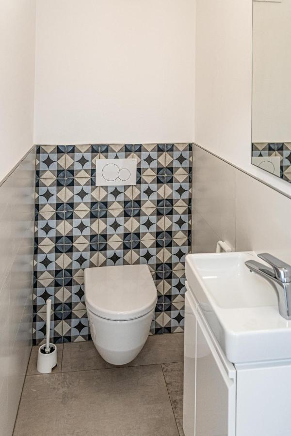 Top 5 Alpe Maritima - Traumhafte Ferienwohnung Mit Seeblick Und Bergkulisse Am Ossiacher See Annenheim Bagian luar foto