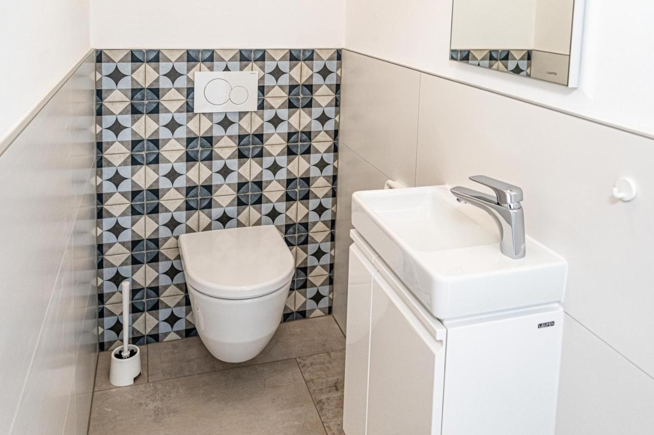 Top 5 Alpe Maritima - Traumhafte Ferienwohnung Mit Seeblick Und Bergkulisse Am Ossiacher See Annenheim Bagian luar foto